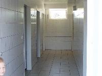 Toiletten und Duschen